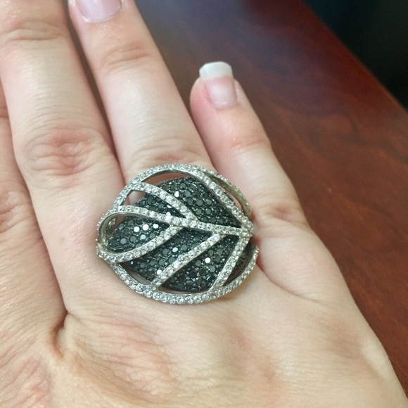 Sterling Silver Black & White CZ Pave Leaf Ring - Picture 1 of 4